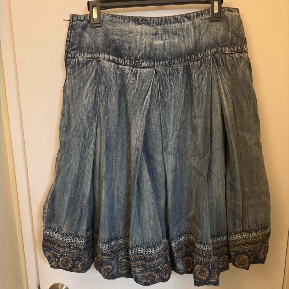 Armor Jeans Brand Washed Blue Embroidered Hem Women's Skirt